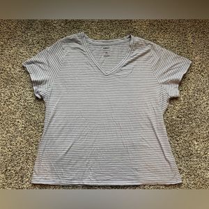 Sonoma. Women’s T-shirt size extra large.